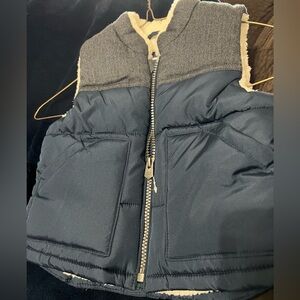 Baby Gap ColdControl Max Puffer Vest
18-24 Mo. 100% recycled fill NWT blue grey
